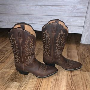 Womens Ariat cowgirl boots